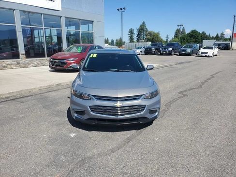 Used 2018 Chevrolet Malibu LT w/ True North Edition FWD image 3