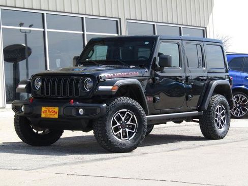 Used 2025 Jeep Wrangler Unlimited Rubicon w/ Convenience Group AWD/4WD image 12