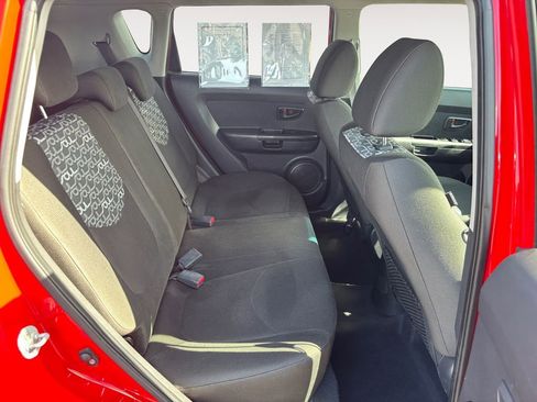 Used 2010 Kia Soul + w/ Audio Pkg image 11