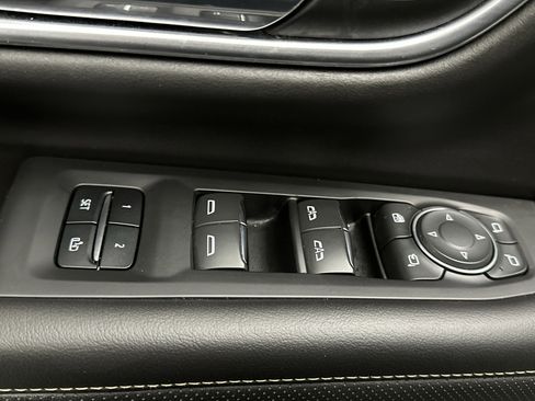 Used 2021 Chevrolet Tahoe Premier w/ Premium Package image 22