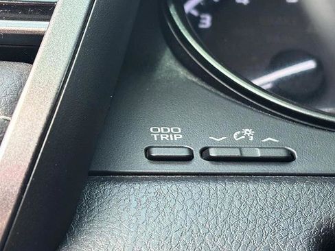 Used 2024 Toyota Camry SE FWD image 16