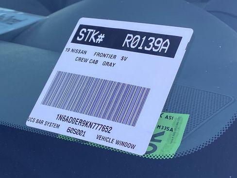 Used 2019 Nissan Frontier SV image 32