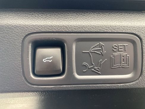 Used 2024 Ford Expedition Max Limited image 12