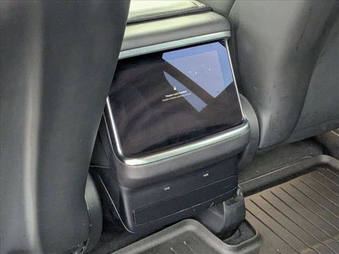 Used 2022 Tesla Model X Plaid image 17