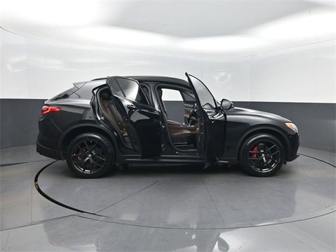 Used 2019 Alfa Romeo Stelvio Sprint w/ Nero Edizione image 42