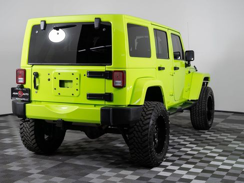 Used 2016 Jeep Wrangler Unlimited Sahara w/ Connectivity Group image 7