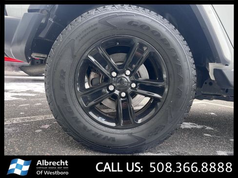 Used 2021 Jeep Wrangler Unlimited Sahara image 28