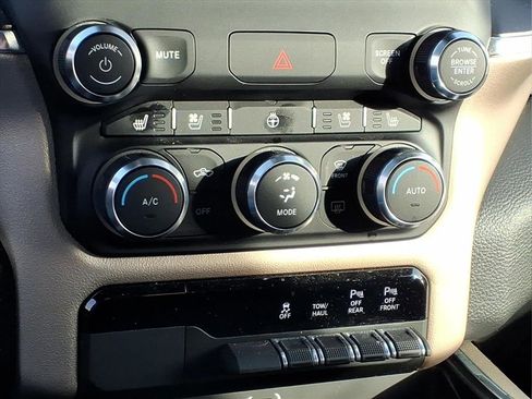 Used 2022 RAM 1500 Laramie AWD/4WD image 23