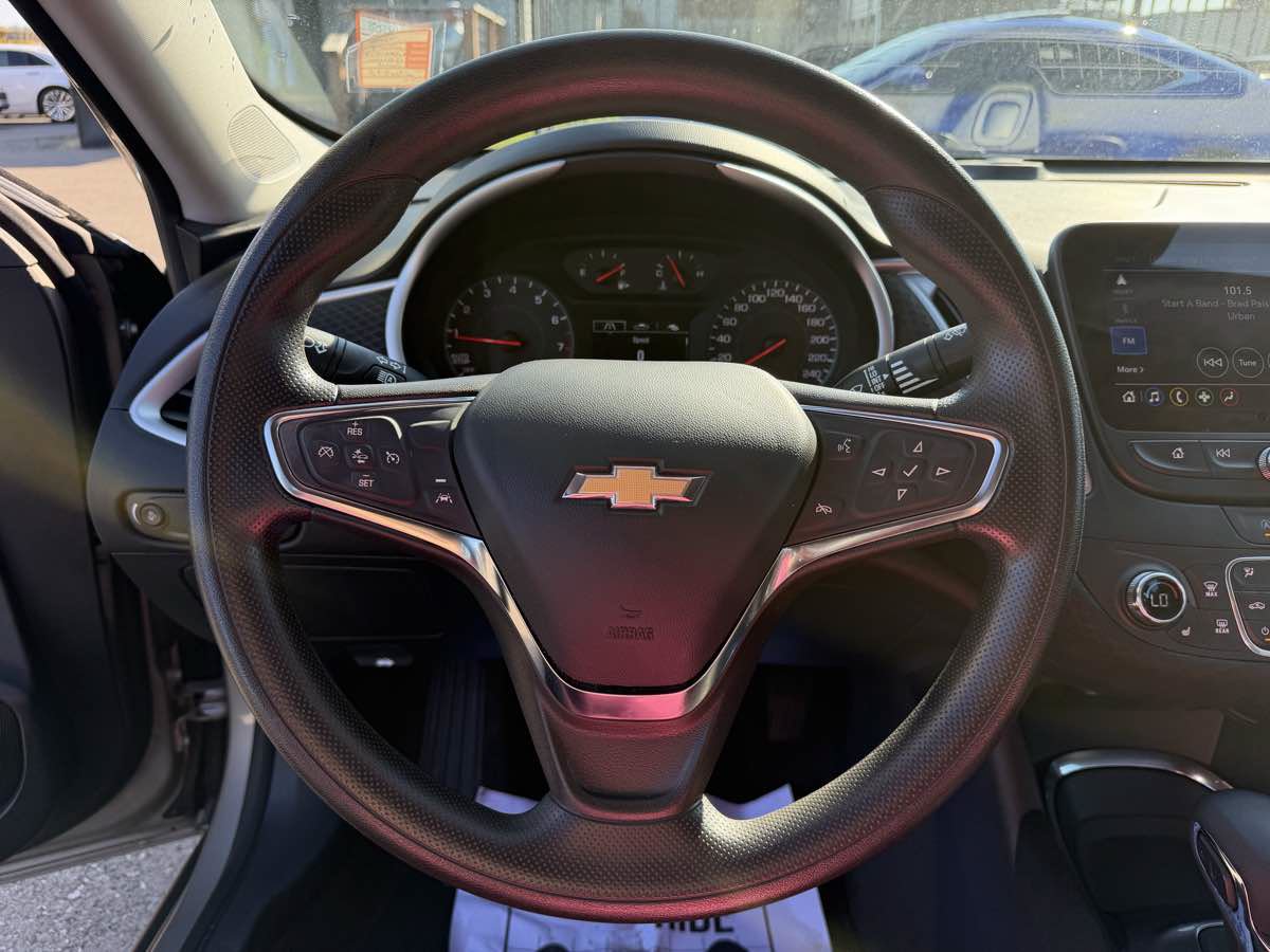 Used 2023 Chevrolet Malibu LT FWD image 13