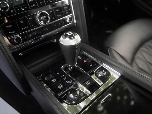 Used 2017 Bentley Mulsanne RWD image 23