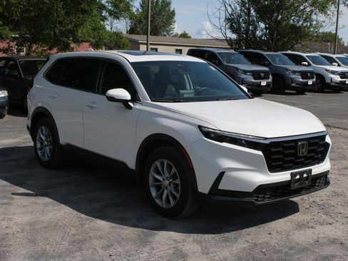 Used 2024 Honda CR-V EX image 3
