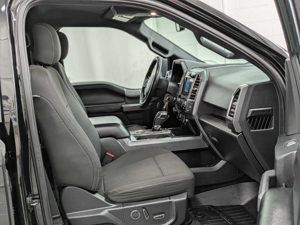 Used 2016 Ford F150 XLT w/ Equipment Group 302A Luxury AWD/4WD image 27