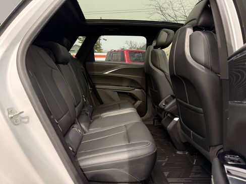 Used 2024 Cadillac Lyriq Sport image 28