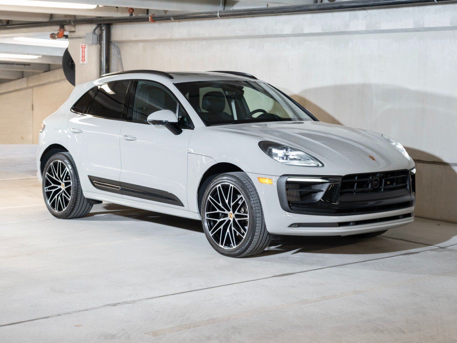 Used 2026 Porsche Macan S AWD/4WD image 7
