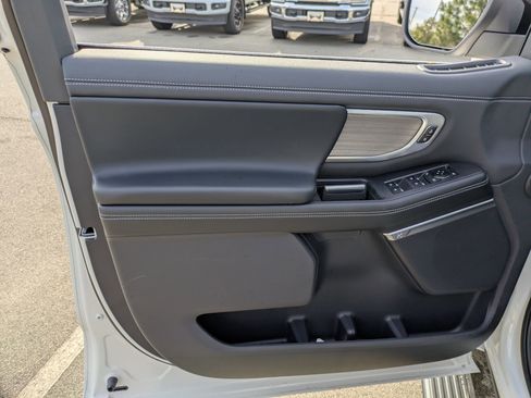 New 2025 Ford Expedition Platinum w/ Driver's Package image 15