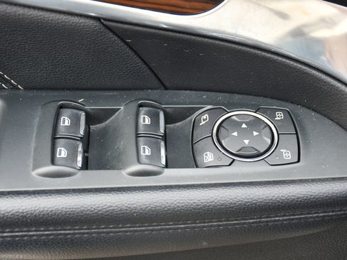 Used 2019 Ford Explorer Limited w/ Ford Safe & Smart Package image 15