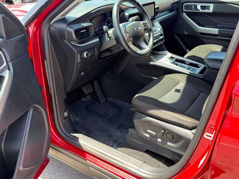 Used 2022 Ford Explorer XLT RWD image 22