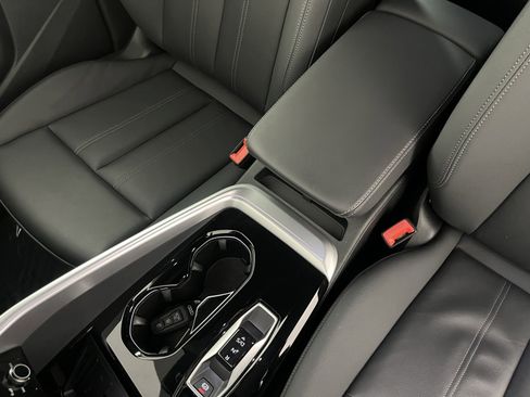 Used 2025 Audi Q5 Premium w/ 19" Wheel Package image 17