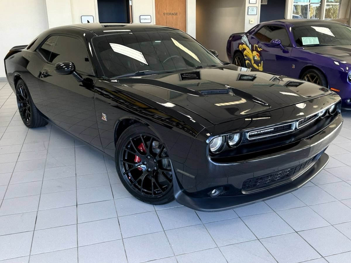 Used 2016 Dodge Challenger R/T Scat Pack RWD image 9
