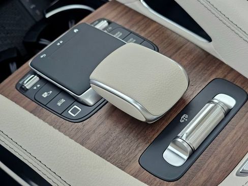 New 2026 Mercedes-Benz GLS 450 4MATIC image 33