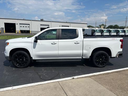 Used 2023 Chevrolet Silverado 1500 LT AWD/4WD image 6