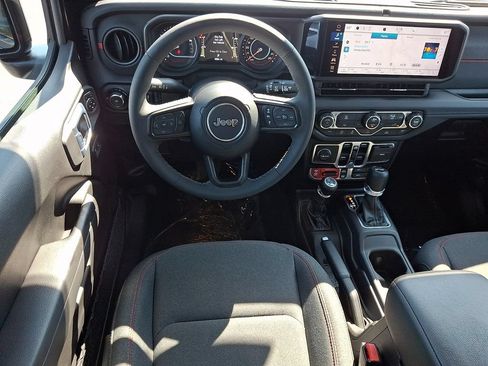 Used 2026 Jeep Wrangler Unlimited Rubicon AWD/4WD image 11