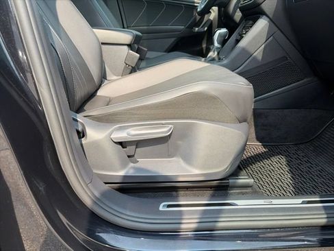 Used 2023 Volkswagen Tiguan SE R-Line AWD/4WD image 17