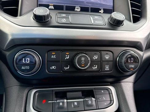 Used 2023 GMC Acadia SLT w/ Preferred Package AWD/4WD image 19