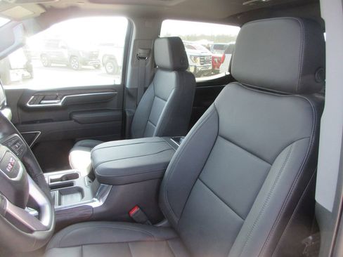 New 2026 GMC Sierra 1500 SLT image 13