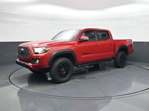 Used 2022 Toyota Tacoma TRD Off-Road image 3