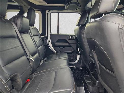 Used 2018 Jeep Wrangler Unlimited Sahara image 16