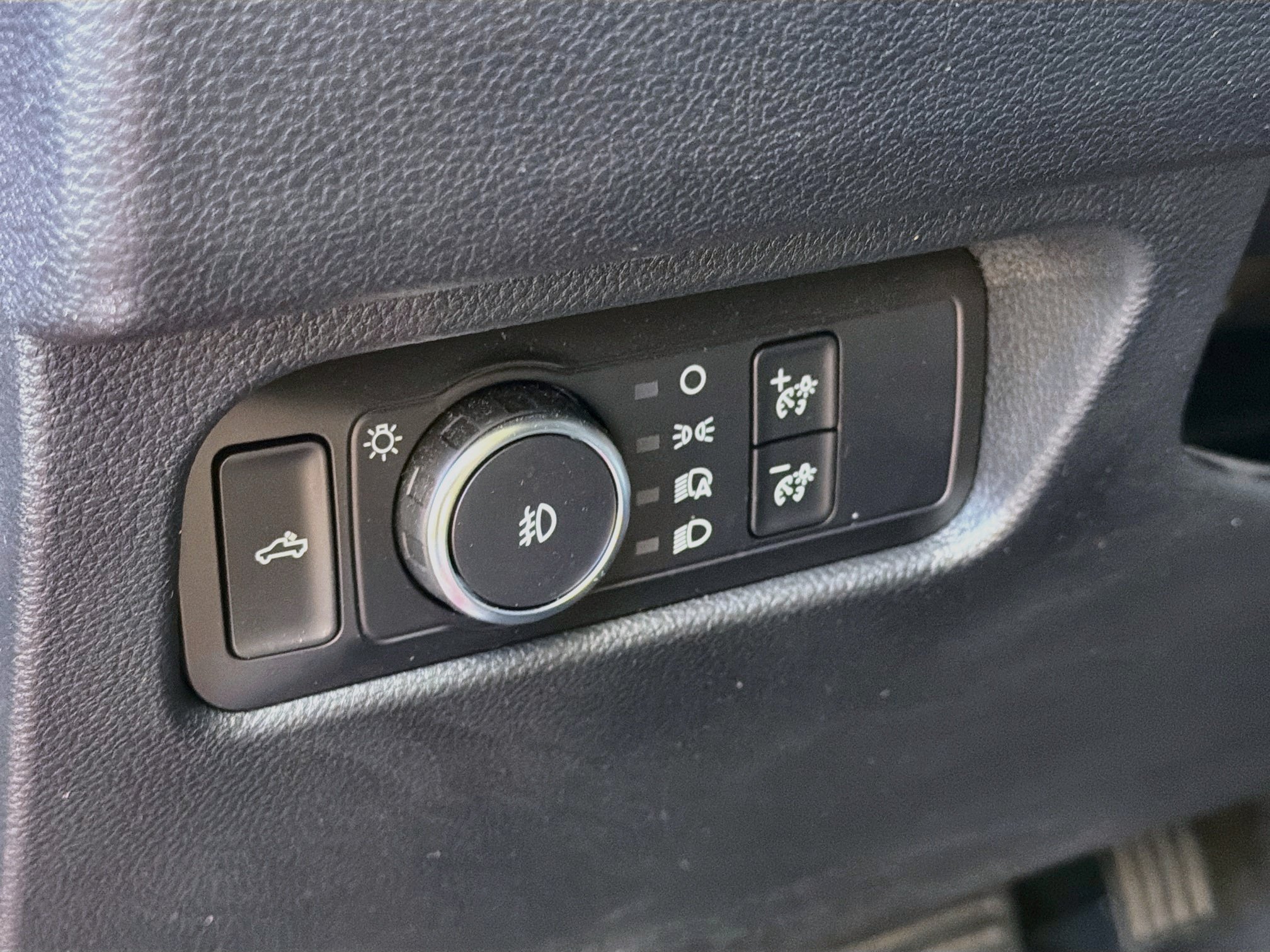 Used 2025 Ford Ranger XLT w/ Equipment Group 301A High AWD/4WD image 8