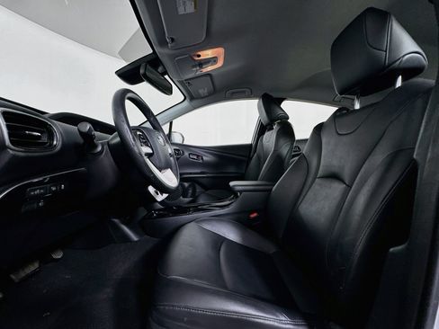 Used 2017 Toyota Prius Four FWD image 13