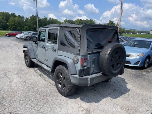 Used 2015 Jeep Wrangler Unlimited Sport w/ Quick Order Package 24S AWD/4WD image 4