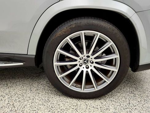 Used 2024 Mercedes-Benz GLS 580 4MATIC w/ E-Active Body Control Package image 9