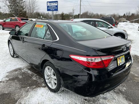 Used 2016 Toyota Camry SE w/ Moonroof Package image 2