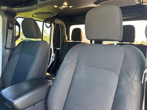 Used 2020 Jeep Gladiator Sport w/ Quick Order Package 24S image 22