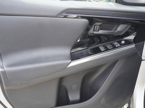 Used 2023 Toyota bZ4X Limited image 20