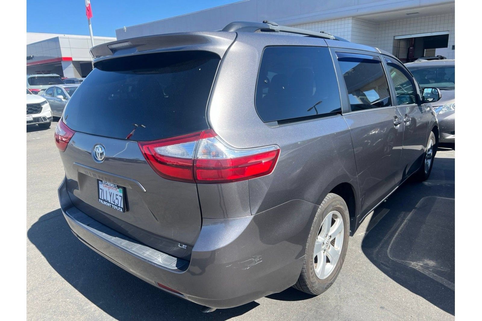 Used 2015 Toyota Sienna LE FWD image 4