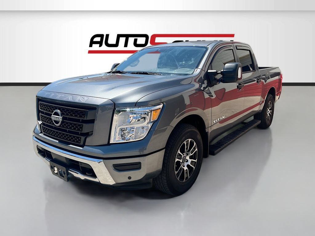 Used 2024 Nissan Titan SV w/ SV Convenience Package AWD/4WD image 3