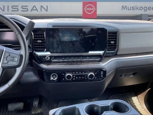 Used 2024 GMC Sierra 1500 SLE RWD image 10