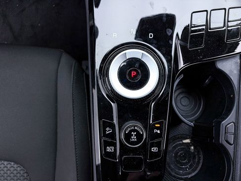 Used 2023 Kia Sportage LX image 16