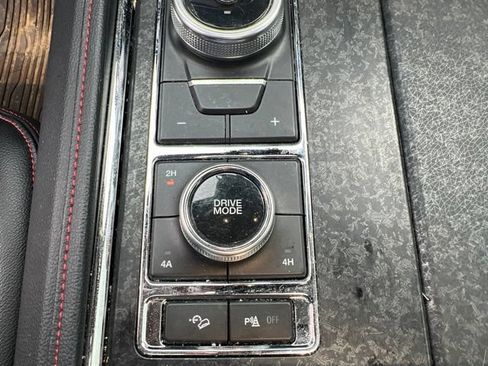 Used 2024 Ford Expedition Limited AWD/4WD image 30