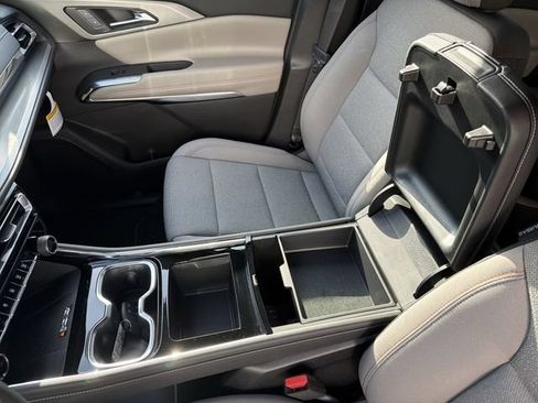New 2026 Chevrolet Traverse LT w/ Driver Confidence Package FWD image 22