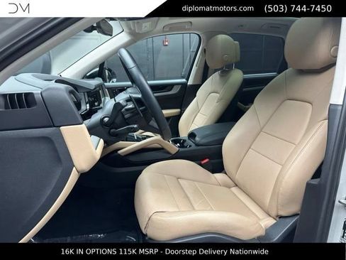 Used 2025 Porsche Cayenne E-Hybrid AWD/4WD image 18