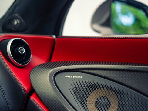 Used 2019 McLaren 570S Spider RWD image 6