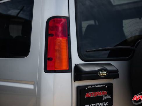Used 2004 Land Rover Discovery SE AWD/4WD image 48