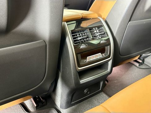 Used 2022 BMW X5 sDrive40i w/ M Sport Package image 16