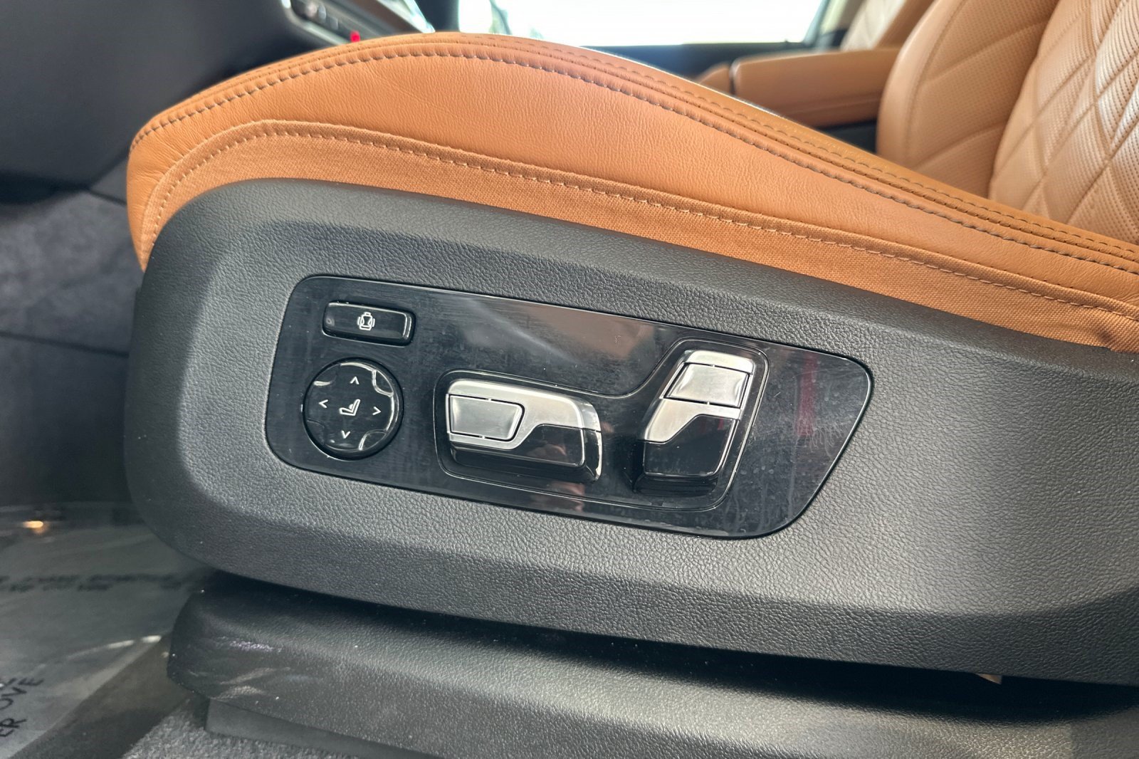 Used 2024 BMW X7 xDrive40i AWD/4WD image 14
