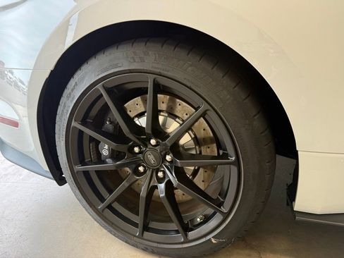 Used 2016 Ford Mustang Shelby GT350 w/ Technology Package RWD image 30